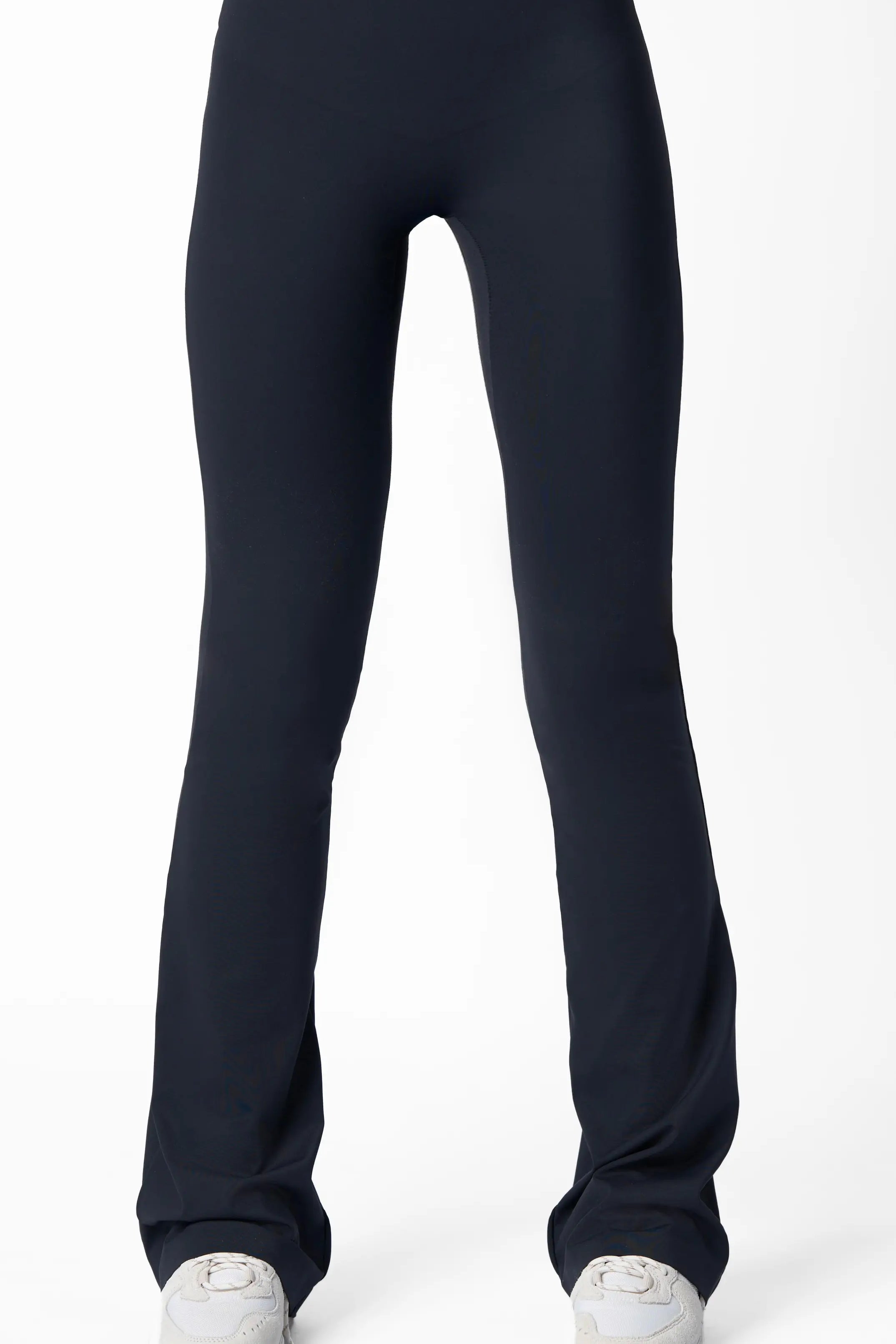 LUXELIFT_FLARED_PANT2.webp