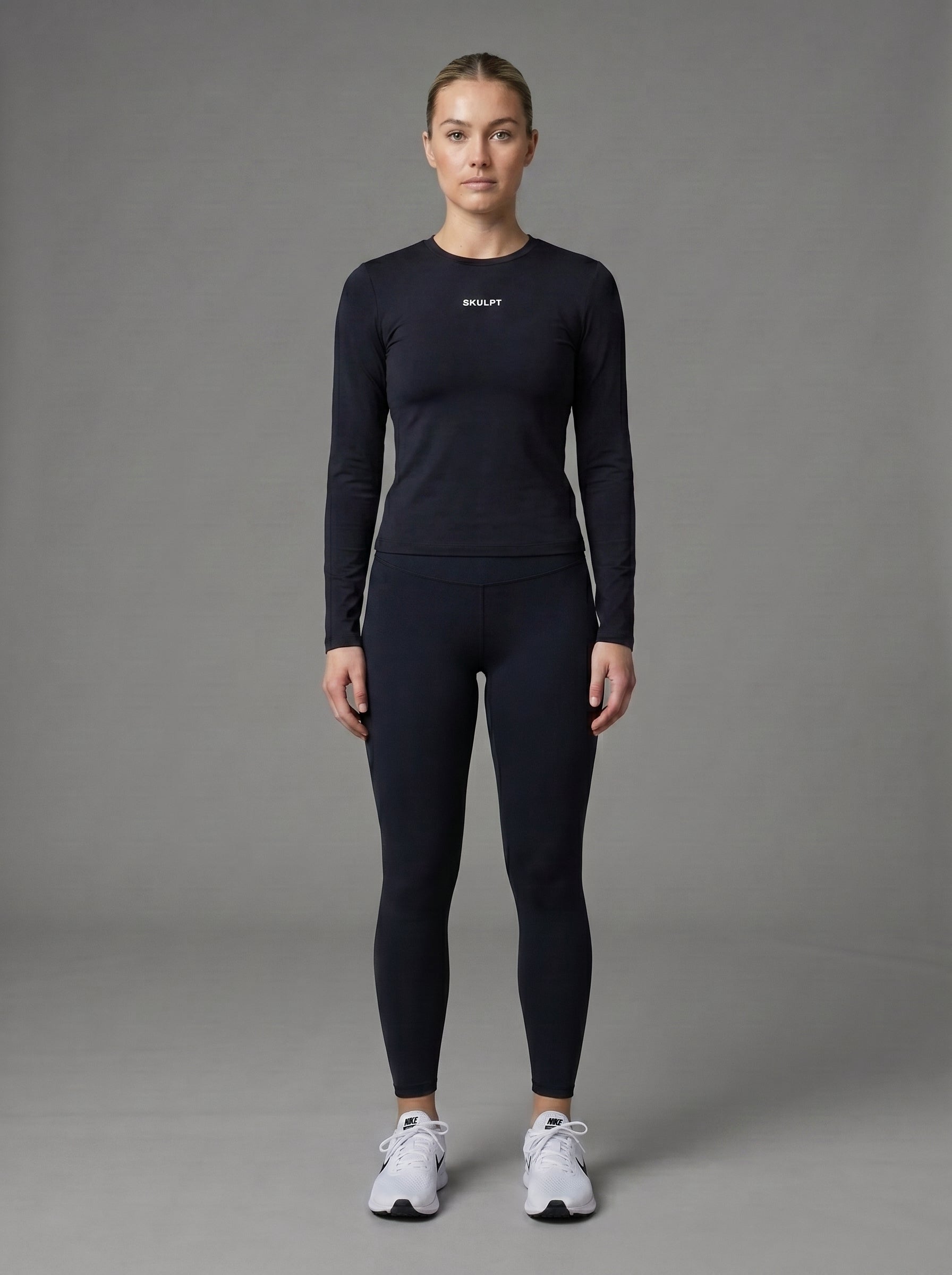Model_wearing_t-shirt_onyx_pants_202607011310.jpg