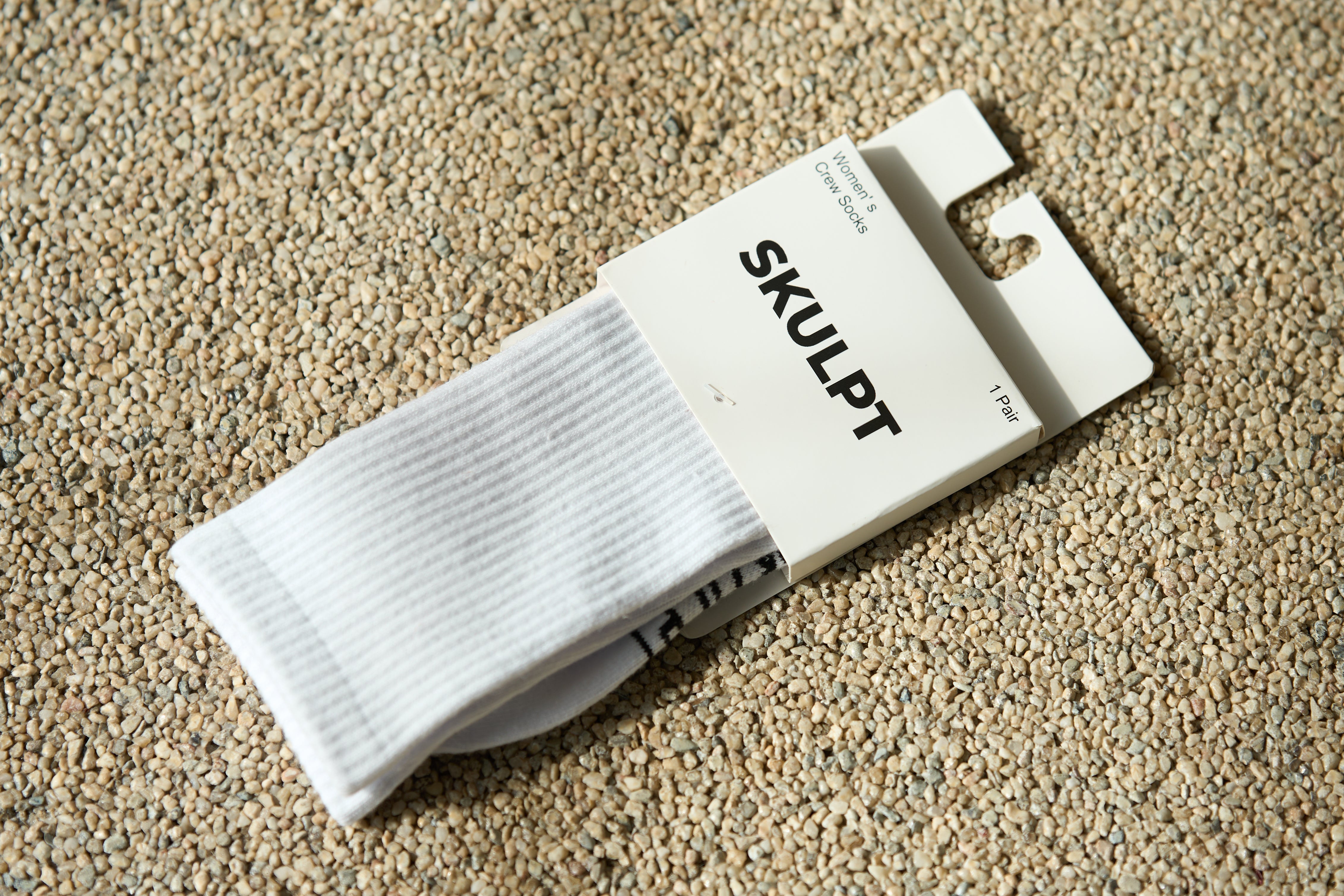 WHITE CREW SOCKS image 0