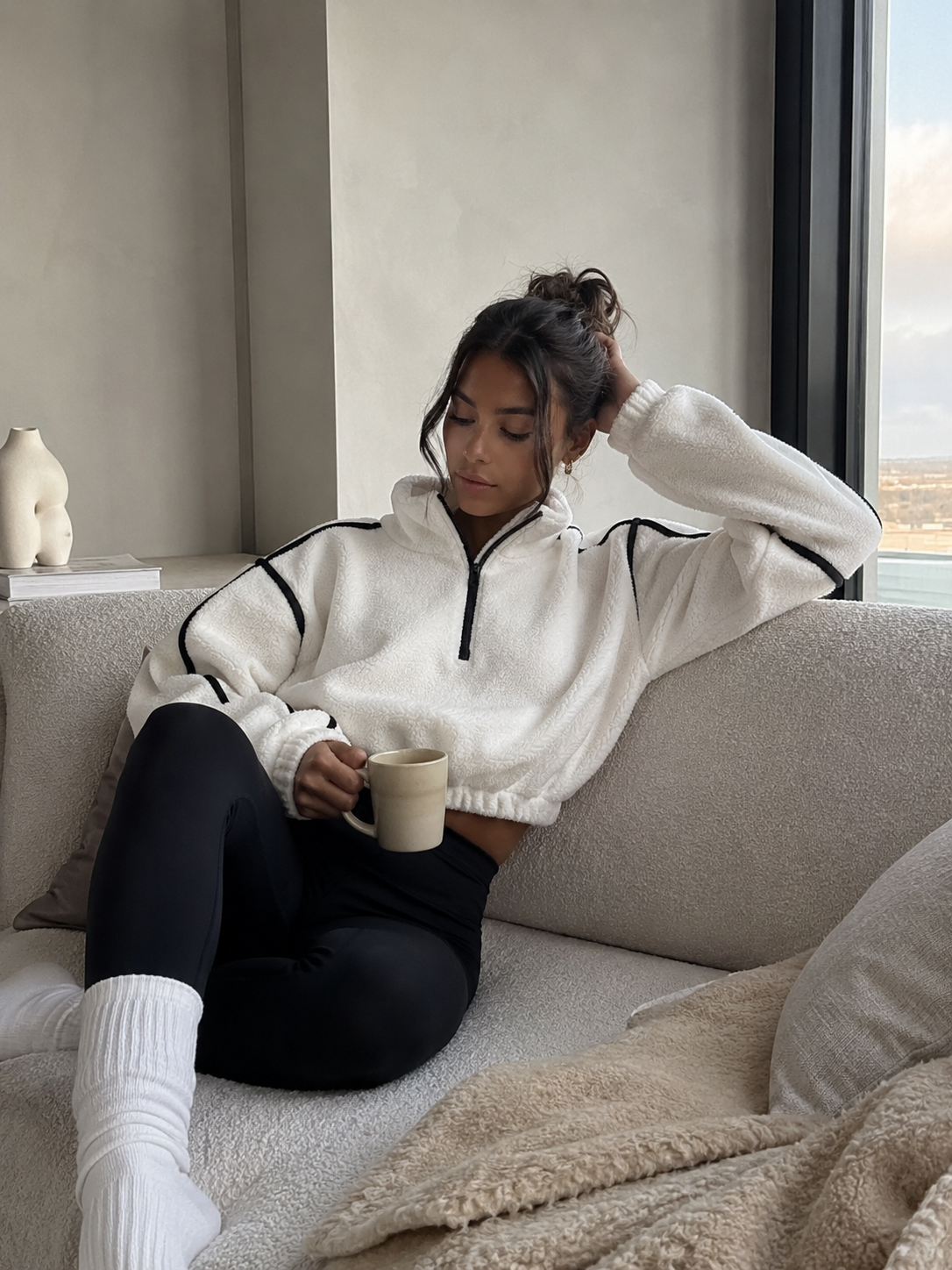 SKULPT Cloud Fleece Pullover – fluffy fleece pullover for women, view 3