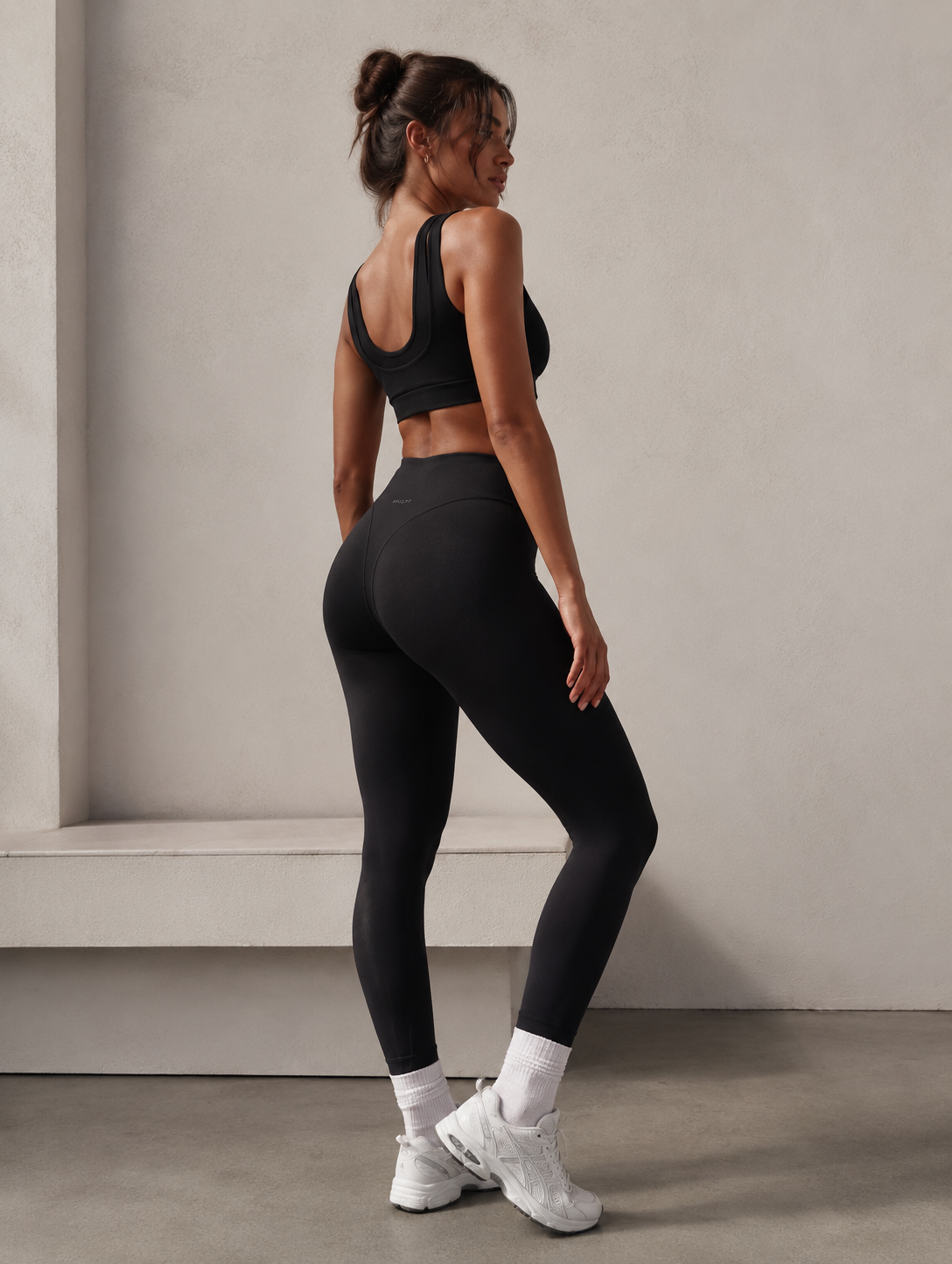 SKULPT Skyn V-Line Leggings – sculpting V-waist leggings, view 3