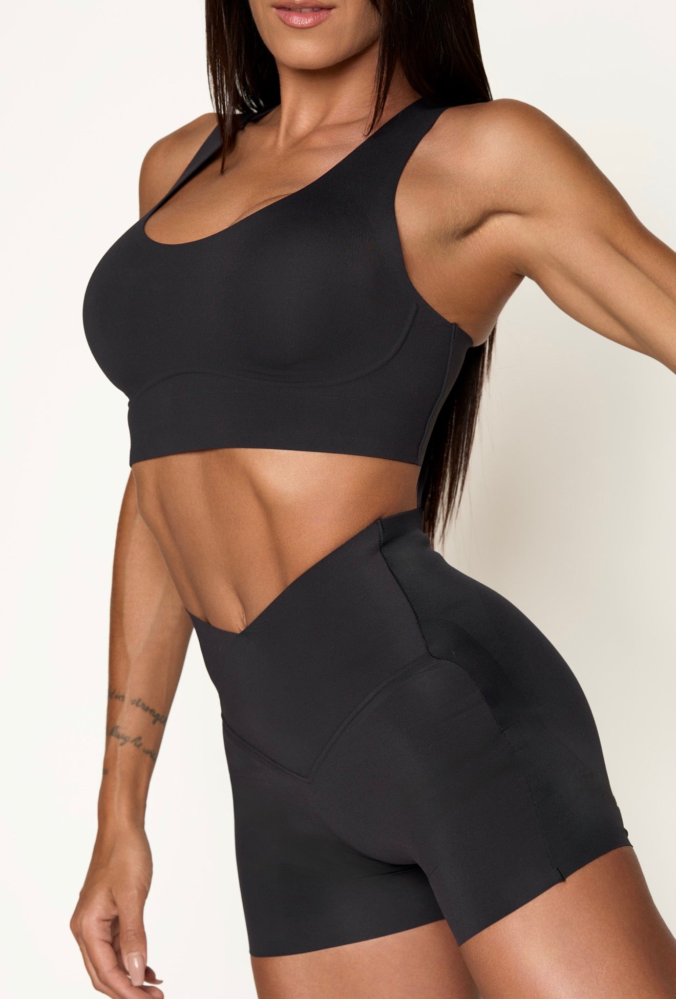 SKULPT Xyla Shorts in Onyx – sculpting biker shorts