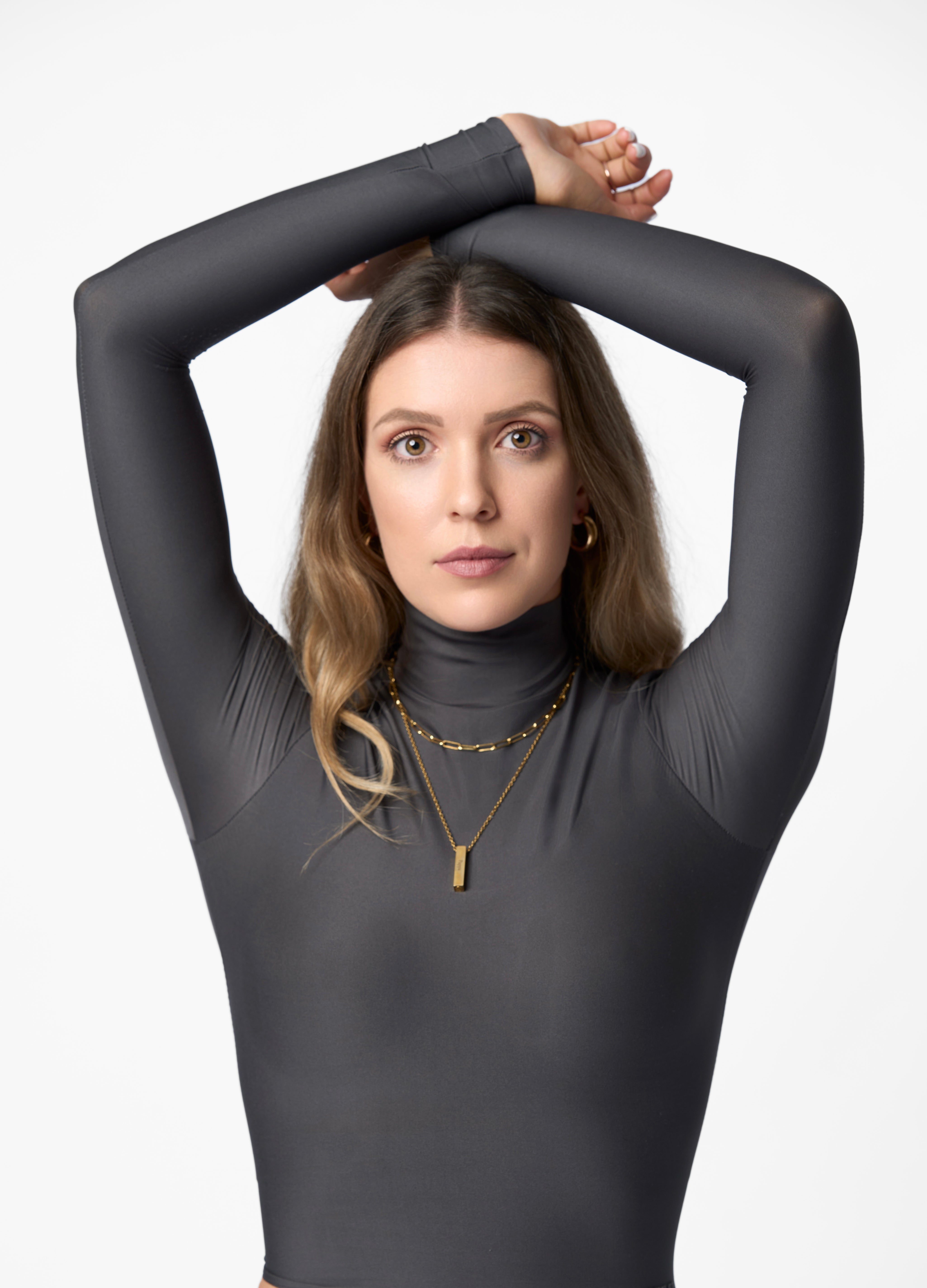 SKULPT Zuralux Long Sleeve Top in Stone – breathable long sleeve activewear top